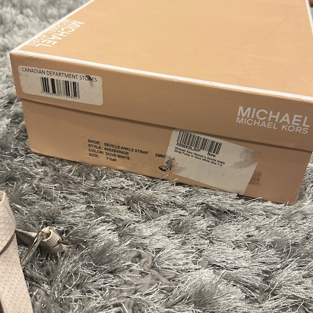 Michael Kors Ivory Textured Leather Platform Heels - Picture 4 of 4